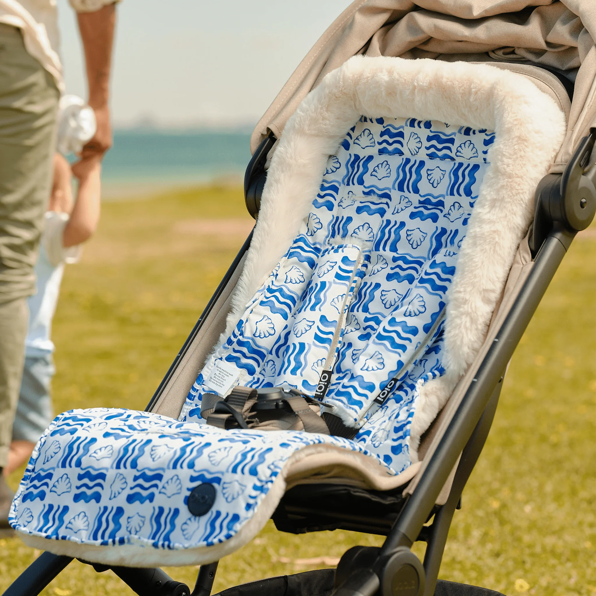 Reversible Pram Harness Cover Set - Coastline/Faux Fur - Image 4