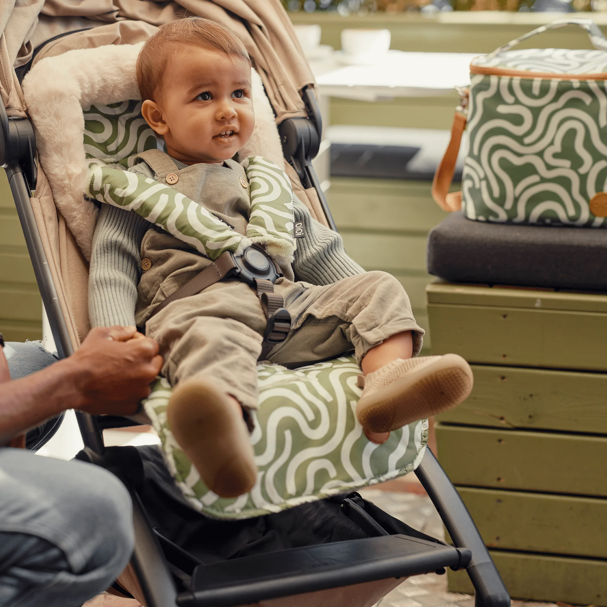 Reversible Pram Harness Cover Set - Green Squiggle/Faux Fur (PRE-ORDER FOR MAY DELIVERY) - Image 4