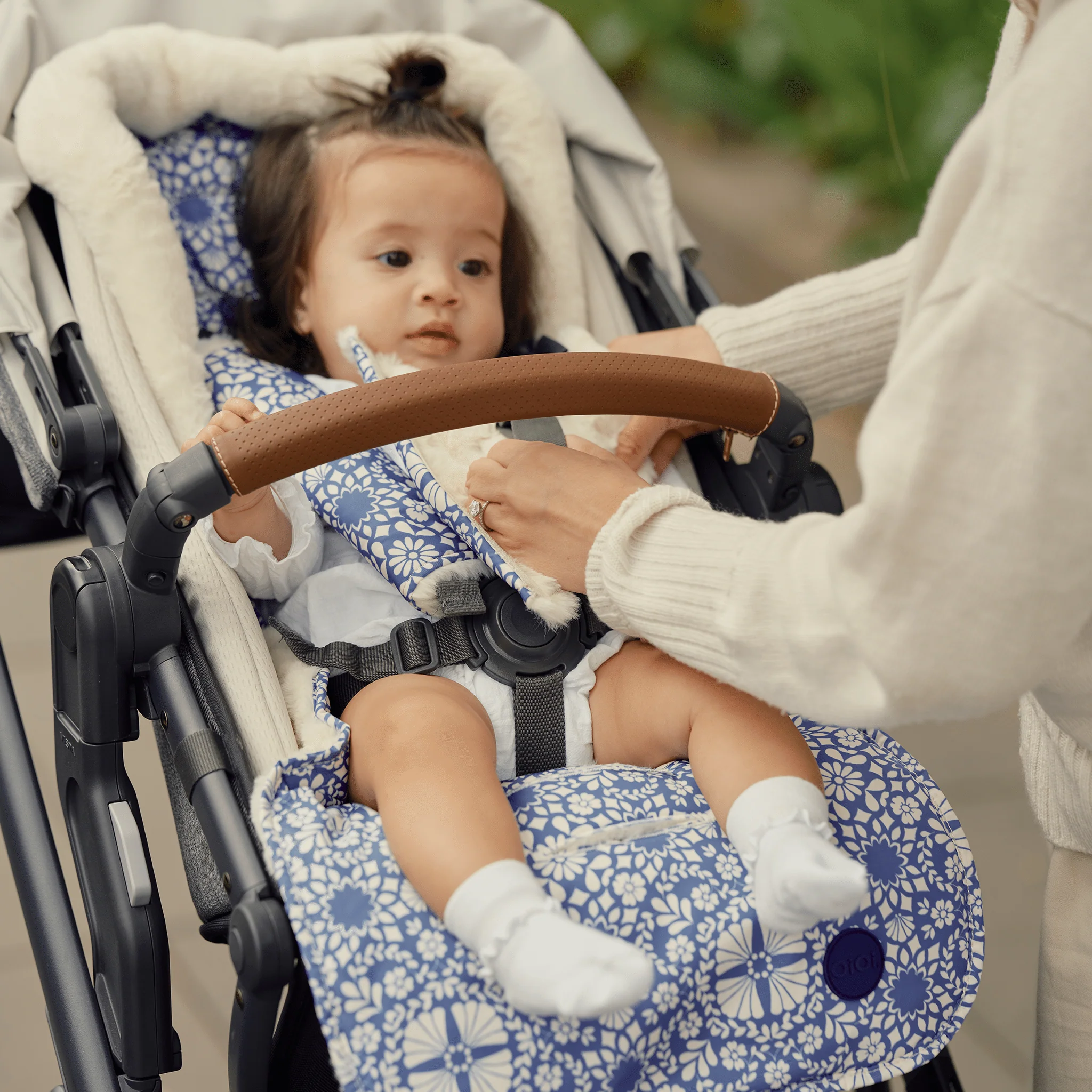 Reversible Pram Liner - Moroccan Tile/Faux Fur - Image 3